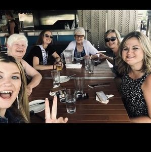 Meet your Posher, Melissa